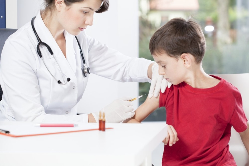 Ребенку сделали прививку АДС-м: от чего это?